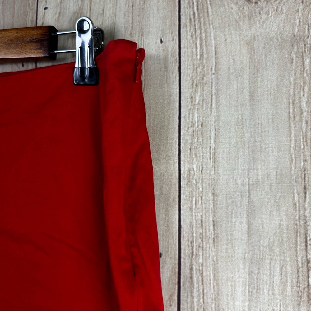 Women’s Jones New York Signature Bold Red Capris - Picture 2 of 5